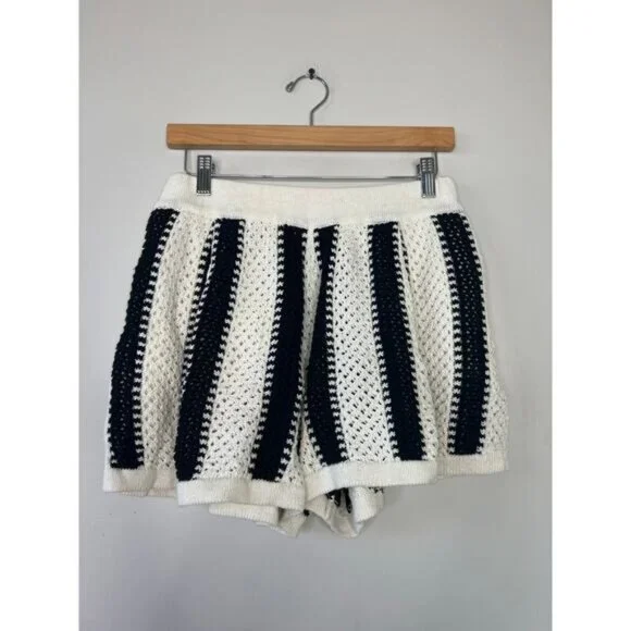 NEW The Femm Morgan Pull On Short Women's Black & White Size: Small
